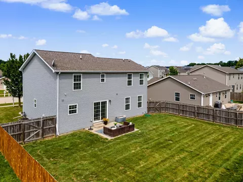Exterior - 2914 Conlor Dr, Bloomington, IL 61704 photo 5 of 9