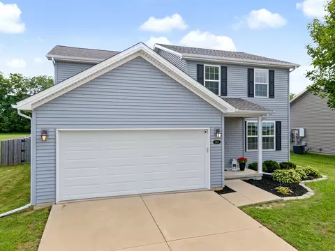 Exterior - 2914 Conlor Dr, Bloomington, IL 61704 photo 3 of 9