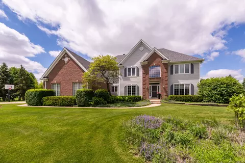 4 N918 West Woods Dr, Saint Charles, IL 60175