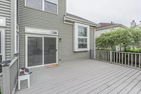 Exterior - 2324 Tracy Ln, Algonquin, IL 60102 photo 8 of 12