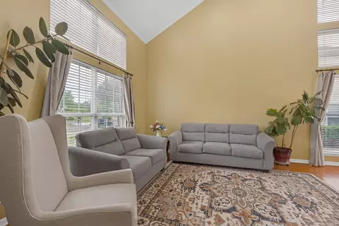 Living - 2324 Tracy Ln, Algonquin, IL 60102 photo 1 of 8