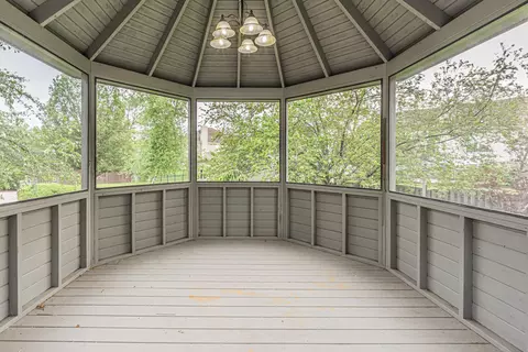 Exterior - 2324 Tracy Ln, Algonquin, IL 60102 photo 7 of 12