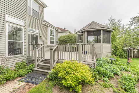 Exterior - 2324 Tracy Ln, Algonquin, IL 60102 photo 5 of 12