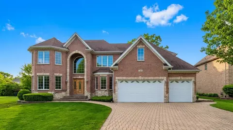 Exterior - 281 N Forest Dr, Addison, IL 60101 photo 3 of 7