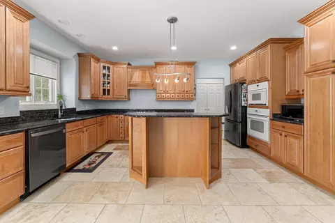 Kitchen - 281 N Forest Dr, Addison, IL 60101 photo 2 of 4