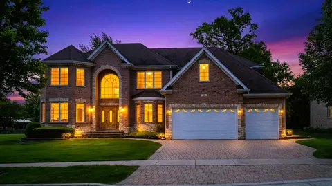 Exterior - 281 N Forest Dr, Addison, IL 60101 photo 5 of 7