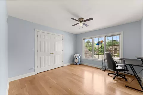 Bedroom - 281 N Forest Dr, Addison, IL 60101 photo 3 of 8