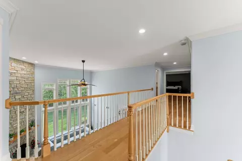 Entry Way - 281 N Forest Dr, Addison, IL 60101 photo 2 of 2