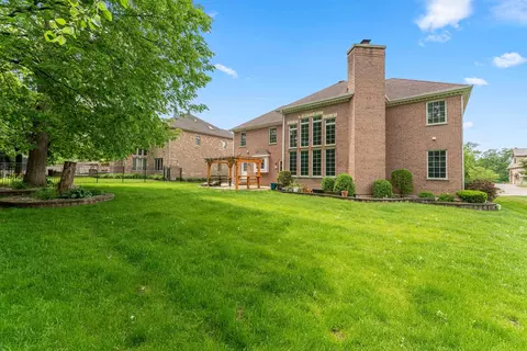 Exterior - 281 N Forest Dr, Addison, IL 60101 photo 6 of 7