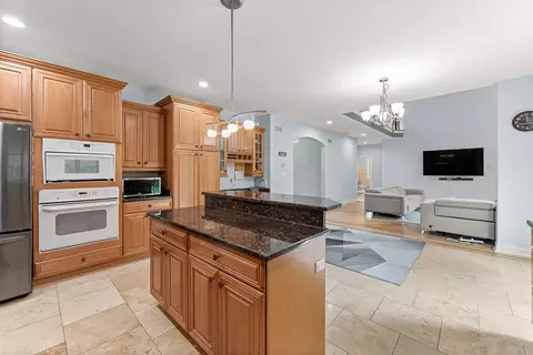 Kitchen - 281 N Forest Dr, Addison, IL 60101 photo 4 of 4