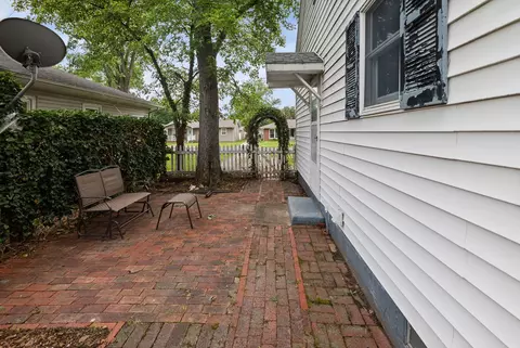 Exterior - 407 S Davis Ave, Centralia, IL 62801 photo 4 of 5