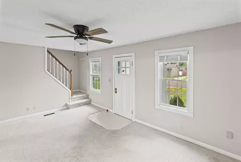 Living - 407 S Davis Ave, Centralia, IL 62801 photo 4 of 6