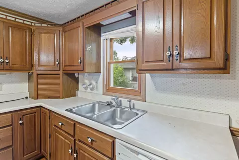 Kitchen - 407 S Davis Ave, Centralia, IL 62801 photo 3 of 3