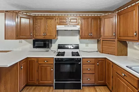 Kitchen - 407 S Davis Ave, Centralia, IL 62801 photo 2 of 3