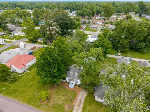 View/Area - 407 S Davis Ave, Centralia, IL 62801 photo 2 of 5