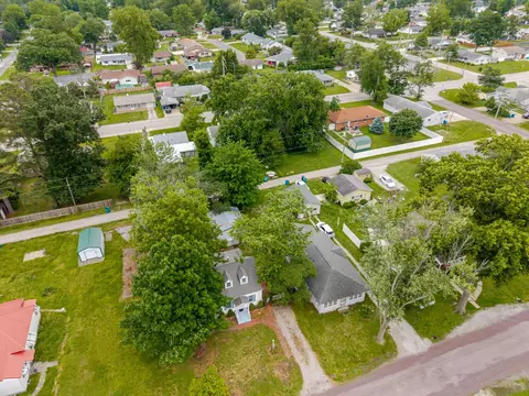 View/Area - 407 S Davis Ave, Centralia, IL 62801 photo 3 of 5