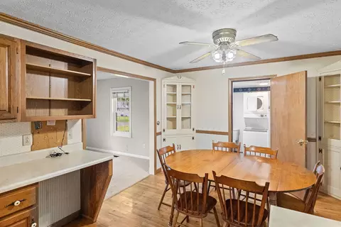 Dining - 407 S Davis Ave, Centralia, IL 62801 photo 4 of 4