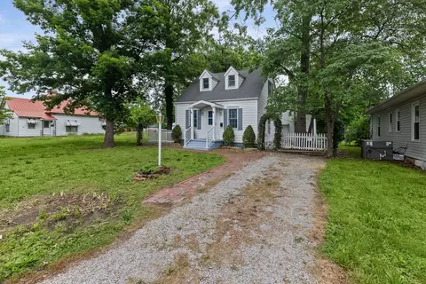 Exterior - 407 S Davis Ave, Centralia, IL 62801 photo 2 of 5