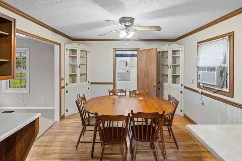 Dining - 407 S Davis Ave, Centralia, IL 62801 photo 3 of 4