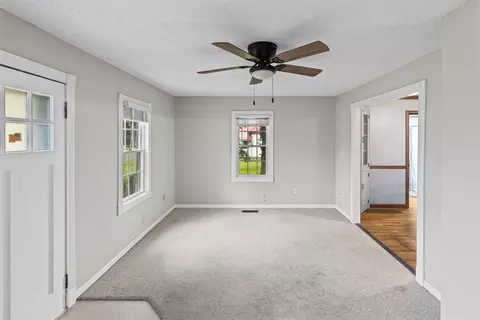 Living - 407 S Davis Ave, Centralia, IL 62801 photo 1 of 6
