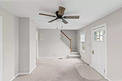 Living - 407 S Davis Ave, Centralia, IL 62801 photo 3 of 6
