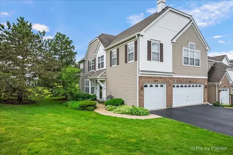 327 Gazebo Ln, Lombard, IL 60148