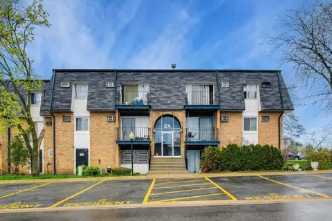 2 E Dundee Quarter Dr # A, Palatine, IL 60074
