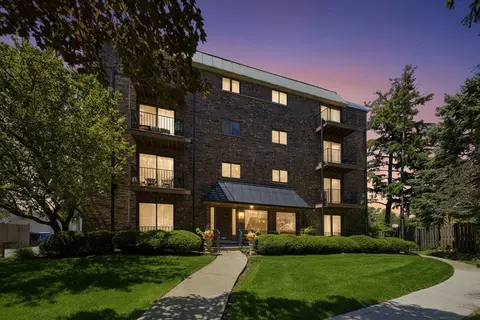 2218 N Newland Ave #401, Chicago, IL 60707