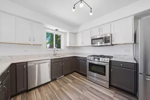 Kitchen - 5615 Stonybrook Dr, Plainfield, IL 60586 photo 2 of 5