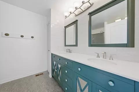 Bath - 5615 Stonybrook Dr, Plainfield, IL 60586 photo 2 of 4