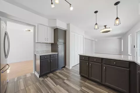 Kitchen - 5615 Stonybrook Dr, Plainfield, IL 60586 photo 3 of 5
