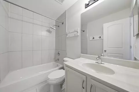 Bath - 5615 Stonybrook Dr, Plainfield, IL 60586 photo 4 of 4