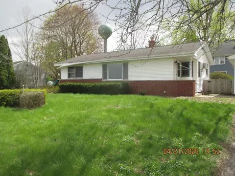 504 Washington St, Maple Park, IL 60151