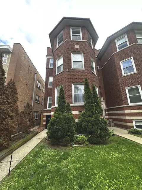 1647 W Sherwin Ave #1, Chicago, IL 60626