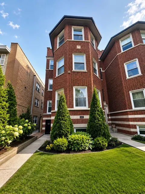 1647 W Sherwin Ave #1, Chicago, IL 60626
