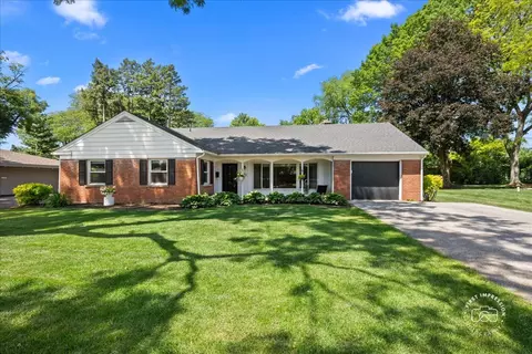 315 S Westlawn Ave, Aurora, IL 60506