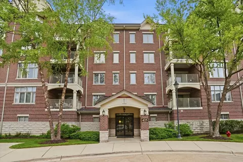 425 Village Grn #510, Lincolnshire, IL 60069