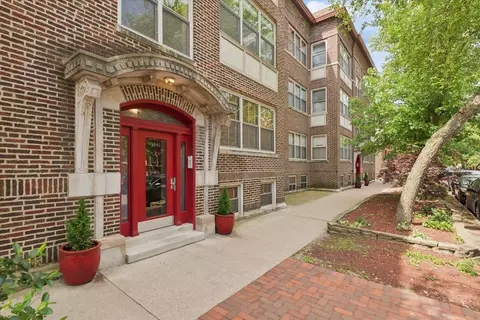 1241 W Rosemont Ave #3W, Chicago, IL 60660