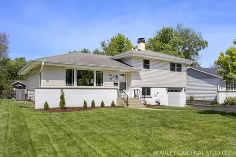 102 N Erie St, Wheaton, IL 60187