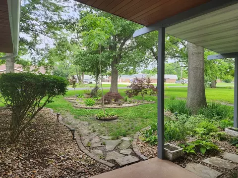 Exterior - 211 E Depew St, Odin, IL 62870 photo 9 of 11