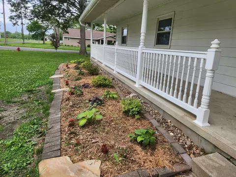 Exterior - 211 E Depew St, Odin, IL 62870 photo 2 of 11