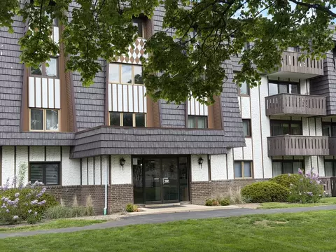 13000 W Heiden Cir #3105, Lake Bluff, IL 60044
