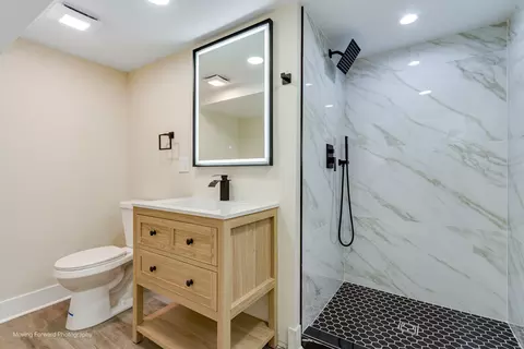 Bath - 1314 E 151st St, Dolton, IL 60419 photo 3 of 5