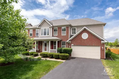 815 Preston Ln, Oswego, IL 60543