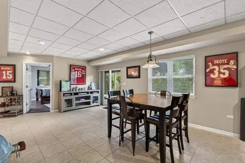 Dining - 941 Par Dr, Algonquin, IL 60102 photo 3 of 3
