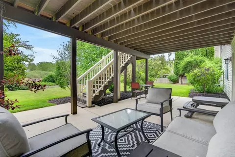 Exterior - 941 Par Dr, Algonquin, IL 60102 photo 3 of 5
