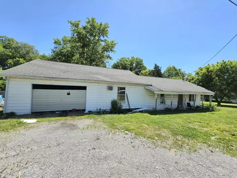214 Pyle St, Carrier Mills, IL 62917