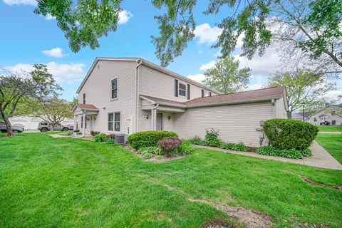 1193 E Barberry Ln #B, Palatine, IL 60074