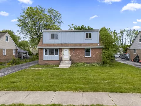 Exterior - 7809 Columbia Dr, Bridgeview, IL 60455 photo 4 of 7