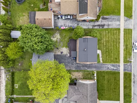 View/Area - 7809 Columbia Dr, Bridgeview, IL 60455 photo 7 of 10